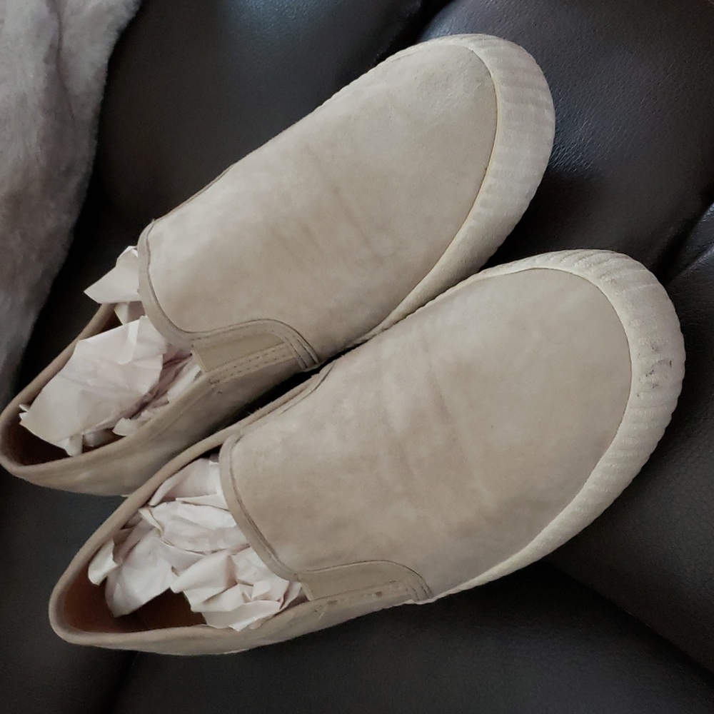 Frye Slip On Suede Shoes Men's Size 10 fits like a 9 9.5